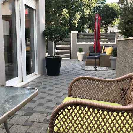 Holiday Home Aspalathos - With Free Parking, Near The Beach, A Few Minutes' Walking Distance To The Unesco Palace Split Extérieur photo
