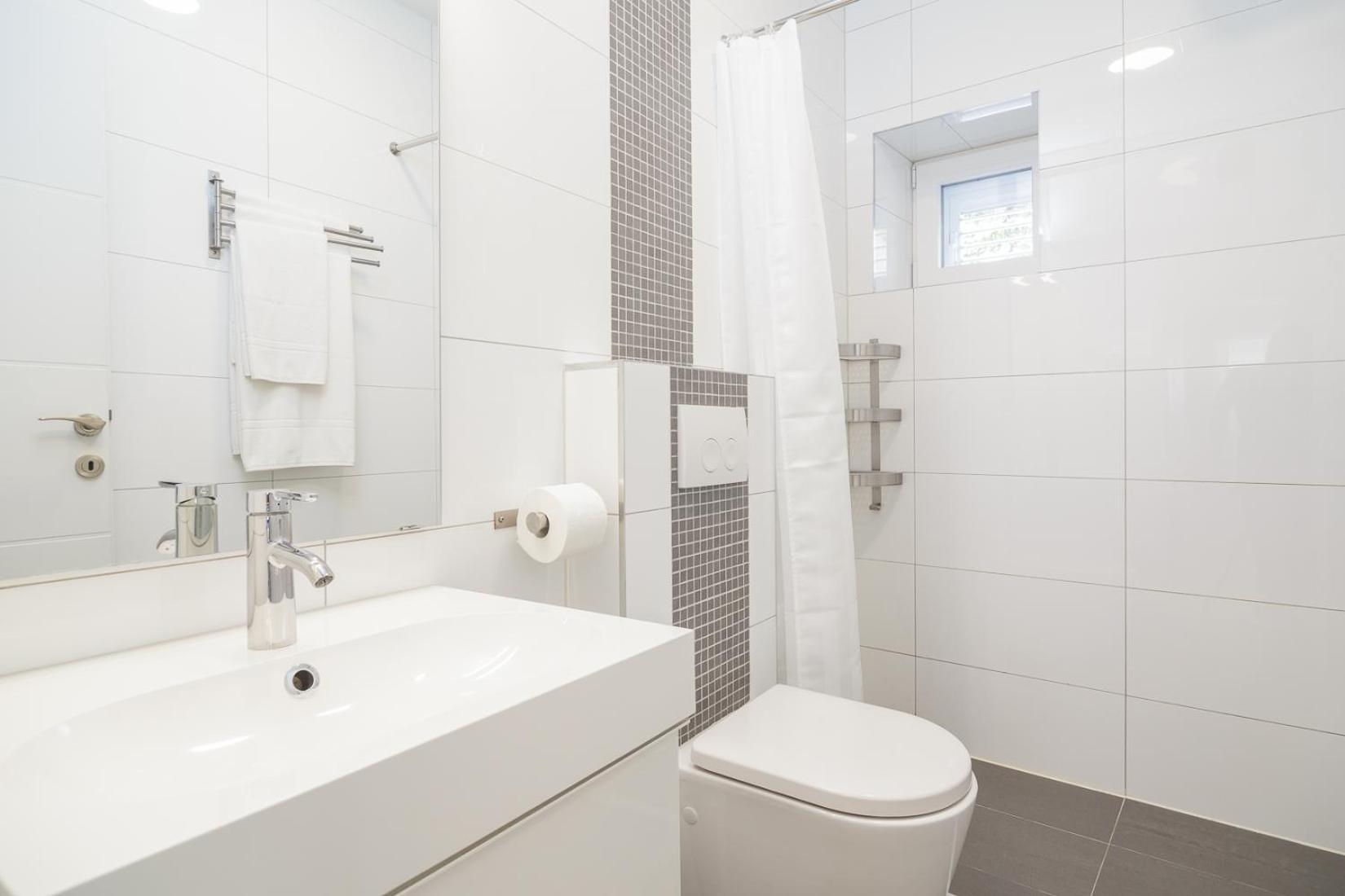 Holiday Home Aspalathos - With Free Parking, Near The Beach, A Few Minutes' Walking Distance To The Unesco Palace Split Extérieur photo