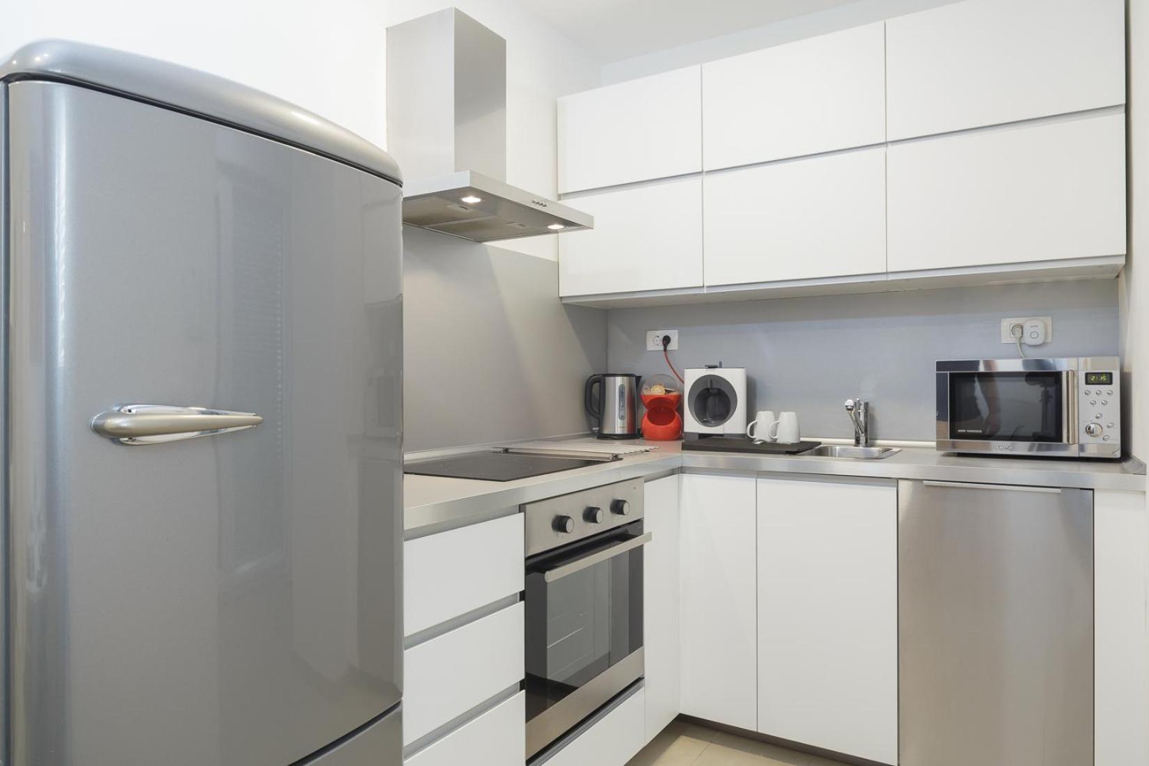 Holiday Home Aspalathos - With Free Parking, Near The Beach, A Few Minutes' Walking Distance To The Unesco Palace Split Extérieur photo