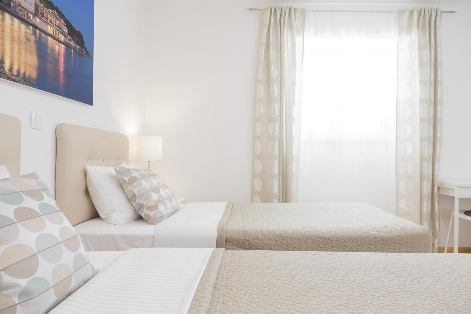 Holiday Home Aspalathos - With Free Parking, Near The Beach, A Few Minutes' Walking Distance To The Unesco Palace Split Extérieur photo