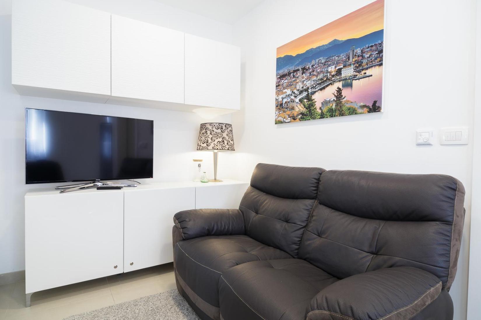 Holiday Home Aspalathos - With Free Parking, Near The Beach, A Few Minutes' Walking Distance To The Unesco Palace Split Extérieur photo