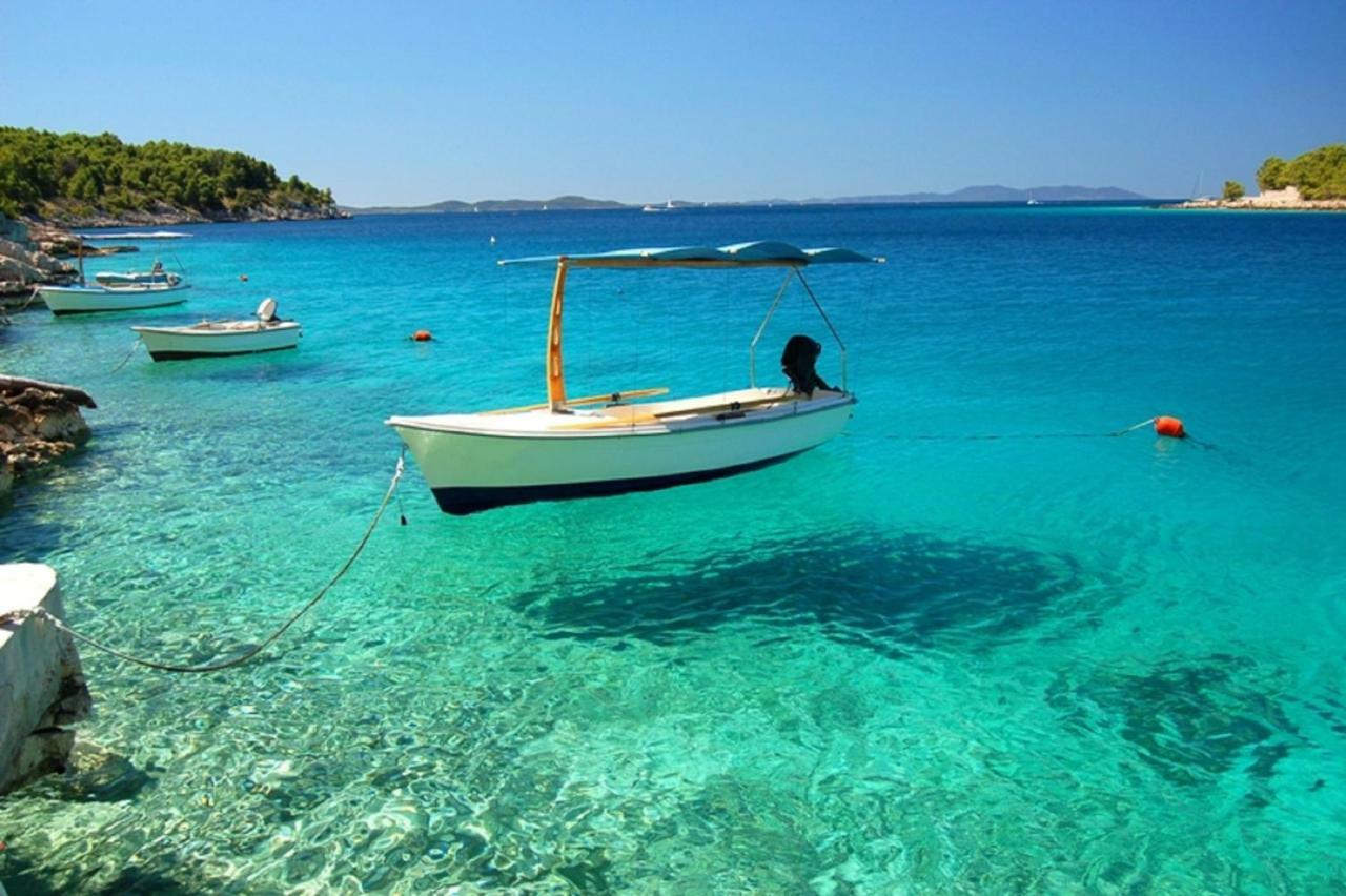 Holiday Home Aspalathos - With Free Parking, Near The Beach, A Few Minutes' Walking Distance To The Unesco Palace Split Extérieur photo