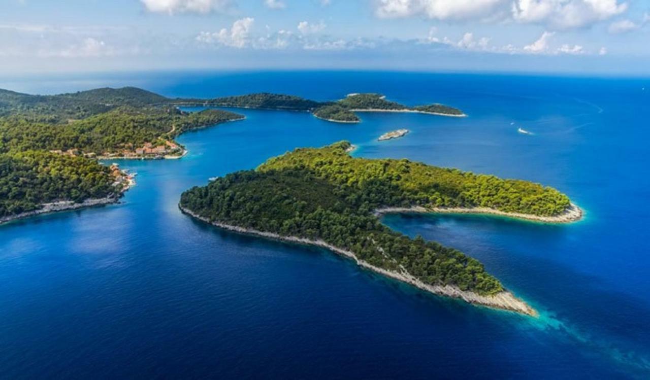 Holiday Home Aspalathos - With Free Parking, Near The Beach, A Few Minutes' Walking Distance To The Unesco Palace Split Extérieur photo